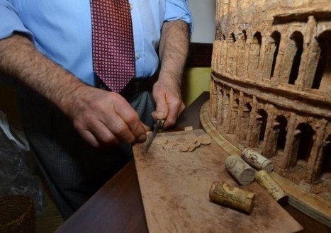 Italian Sculptor Creates Miniature Colosseum from 10,000 Corks | Strange days indeed... | Scoop.it