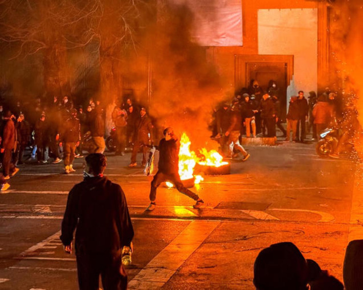 Iran warns US against attack as protest death toll reportedly soars | Political Report | Scoop.it