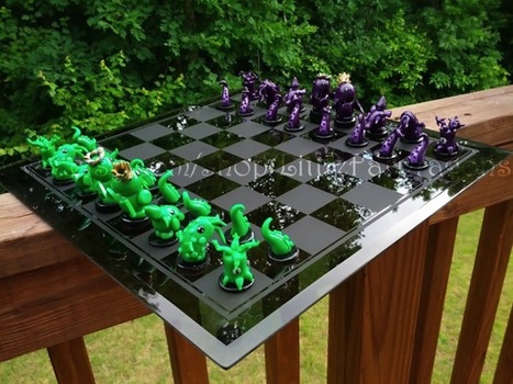 Cthulhu Chess Set: Green Tentacle to King’s Rhogog 4, Check! | All Geeks | Scoop.it