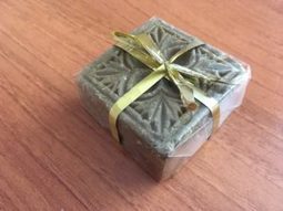 [recette] Shampoing solide – cheveux gras & cuir chevelu irrité | Dimension Flo | La Cabane aux Arômes | Scoop.it
