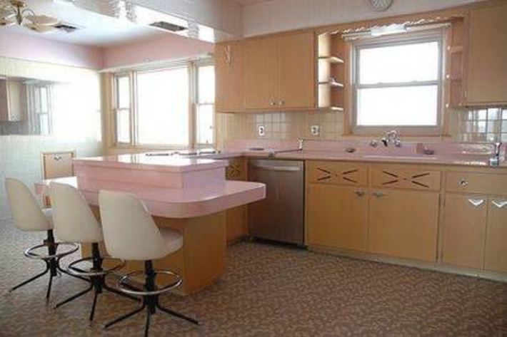 A Man Bought A Home.. But Never Expected To Find This Untouched Treasure Inside | Kitsch | Scoop.it