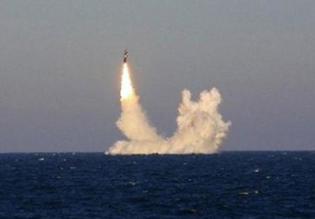 Le Ministre de la Défense Russe dément les spéculations sur la date des essais du missile stratégique Bulava sur le SNLE Nevski | Newsletter navale | Scoop.it