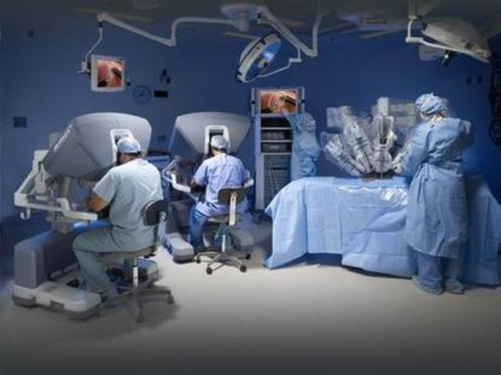 Surgical Robots: Look Who's Coming To The OR via @InformationWeek | WHY IT MATTERS: Digital Transformation | Scoop.it