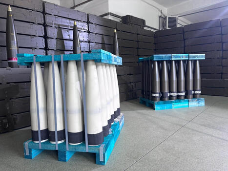 Poland builds 155mm artillery shells with British help | DEFENSE NEWS | Scoop.it