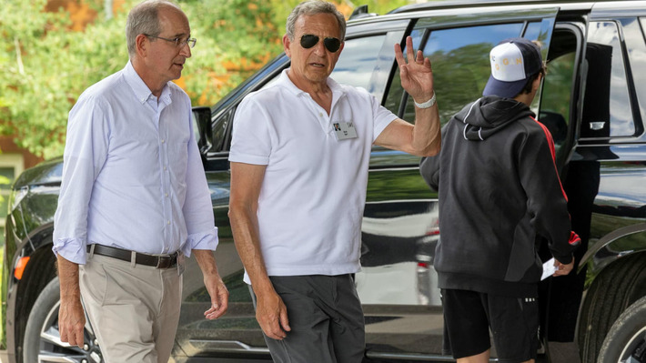 Photos: Altman, Iger and Cook arrive at 'summer camp for billionaires' | Family Office & Billionaire Report - Empowering Family Dynasties | Scoop.it