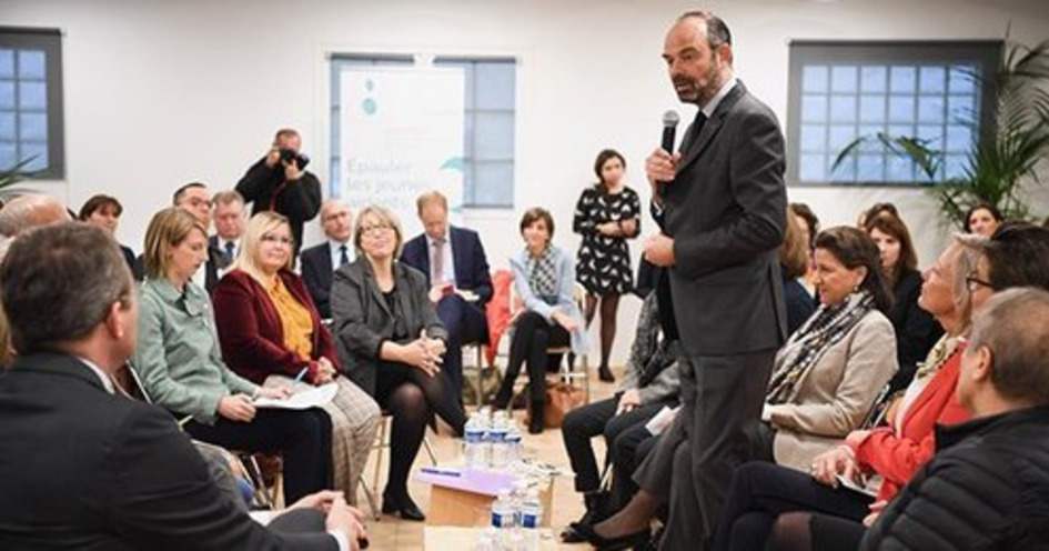 Aidants : le Premier ministre Edouard Philippe annonce la Stratégie de mobilisation et de soutien leur faveur | Une semaine d'actu - Newsletter de veille de l'AURH | Scoop.it