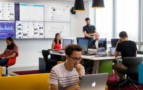 [Cas d&rsquo;&eacute;tude] &ndash; Plong&eacute;e au c&oelig;ur de la Social Room de SNCF | Le blog du Communicant | DIGITAL & SOCIAL MEDIA | Scoop.it