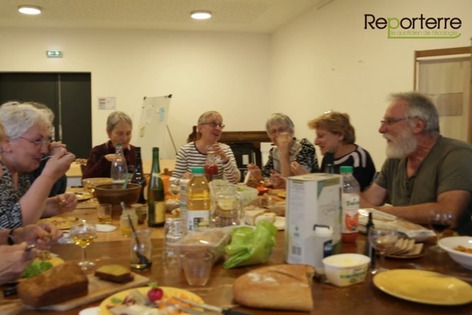 VID&Eacute;O - Des retrait&eacute;s cr&eacute;ent un habitat collectif pour bien vieillir ensemble | Une semaine d'actu - Newsletter de veille de l'AURH | Scoop.it