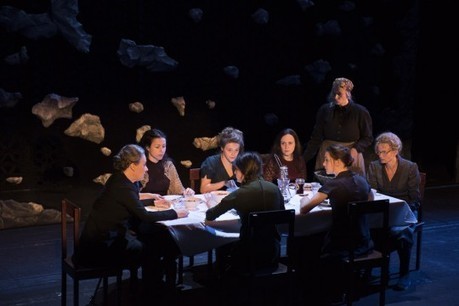 La Maison de Bernarda Alba, de Lorca, mise en scène Lilo Baur, par la Comédie-Française | Revue de presse théâtre | Scoop.it
