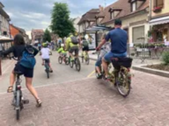 VIDEO. La route des vins d'Alsace, sans voitures, prise d'assaut : plus de 40.000 personnes participent aux dix ans du slow up | Th&eacute;matique Itin&eacute;rance douce | Scoop.it