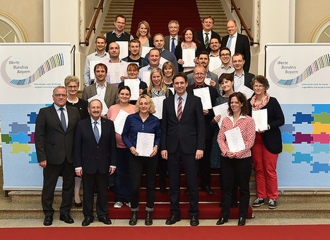 Bayern: Lehrer als Berater für Demokratieerziehung zertifiziert | Politische Bildung - Demokratische Bildung - Political Education | Scoop.it
