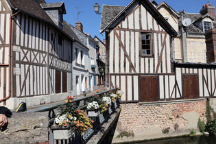 Visite guid&eacute;e. Remontez le temps &agrave; la d&eacute;couverte des passages de Bernay | Une semaine d'actu - Newsletter de veille de l'AURH | Scoop.it