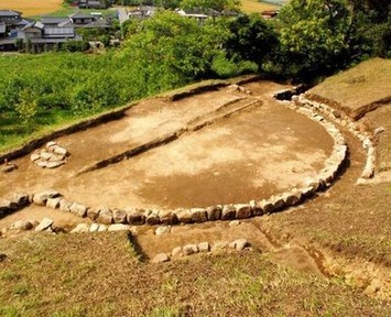 Greek-style theater used by Japan's first farmers' troupe uncovered in Fukuoka | The Asahi Shimbun | Kiosque du monde : Asie | Scoop.it