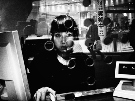 Tokyo in Black and White | Photographer:&nbsp;Tatsuo Suzuki | KILUVU | Scoop.it