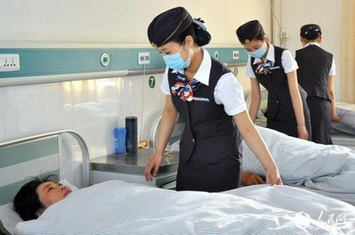 For Some Strange Reason the Nurses at This Chinese Hospital Dress Like Flight Attendants | Herstory | Scoop.it