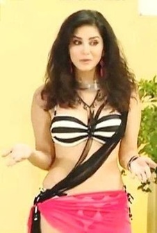 Sunny Leone in MTV SplitsVilla 7 season showing her charms on the sets, Actress, Bollywood, Western Dresses | Indian Fashion Updates | Scoop.it