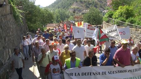 Manifestation historique d'éleveurs à Aínsa  | Vallées d'Aure & Louron - Pyrénées | Scoop.it