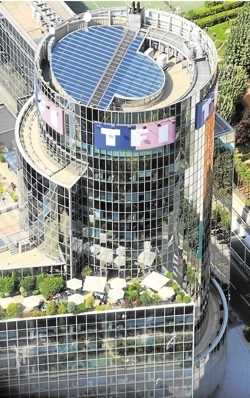 Moins rentable, TF1 revoit à la hausse ses réductions de coûts | DocPresseESJ | Scoop.it