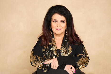 Viva: Meiju Suvaksen lempiharrastus alkaa vasta y&ouml;ll&auml; &ndash; puoliso nukkuu eri huoneessa | 1Uutiset - Lukemisen t&auml;hden | Scoop.it