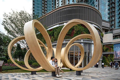 Sleek Wooden Ribbons Spiral in an Infinitely Looping Installation in Hong Kong | Landart, art environnemental | Scoop.it