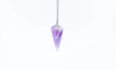 How To Use a Pendulum To Get Easy Yes or No Answers | Crystal Grids for Healing | Scoop.it