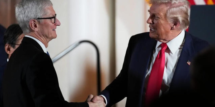 Here&rsquo;s what Warren Buffett, Sam Altman, Donald Trump, and everyone else has to say about Tim Cook stepping down | Family Office & Billionaire Report - Empowering Family Dynasties | Scoop.it