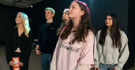 &rdquo;T&auml;ll&auml; hetkell&auml; ei pelota mik&auml;&auml;n&rdquo; &ndash; tapasimme optimistisesti tulevaisuuteen suhtautuvia lukiolaisia synk&auml;ss&auml; n&auml;yttelyss&auml; | Kulttuuri | Yle | 1Uutiset - Lukemisen t&auml;hden | Scoop.it