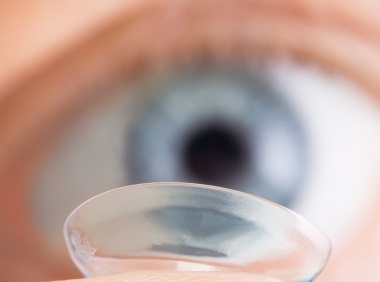 Los ópticos-optometristas advierten sobre la necesidad de revisar las lentes de contacto en verano | Salud Visual 2.0 | Scoop.it