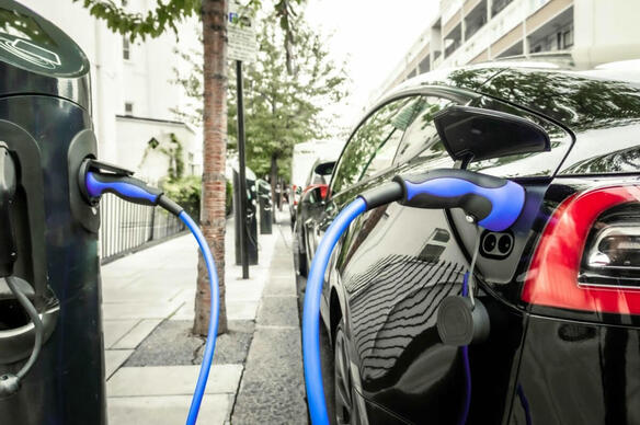 Pourquoi les piétons devraient se méfier des véhicules électriques ?