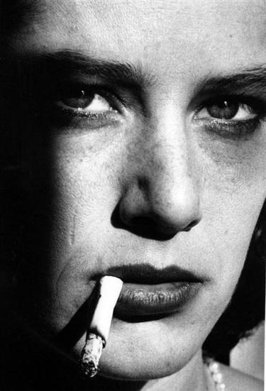 HELMUT NEWTON: &ldquo;Skewing Lines: On Pervs, Pearls and Sex Dolls&rdquo; | Art and culture | Scoop.it