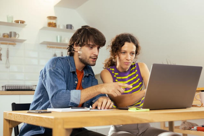 How Average Earners Can Grow Wealth Through Consistent Saving and Smart Financial Strategies | Wealth Management Report - Living Your Dreams | Scoop.it