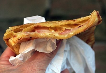 Best snack food in Marche: crescia sfogliata | La Cucina Italiana - De Italiaanse Keuken - The Italian Kitchen | Scoop.it