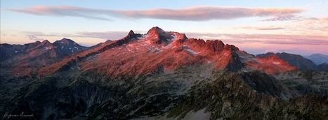 Néouvielle rosit par le soleil - Hugues Enond  | Facebook | Vallées d'Aure & Louron - Pyrénées | Scoop.it