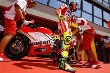Rossi laments soft-tyre woes, expects better race | Crash.Net | Ductalk: What's Up In The World Of Ducati | Scoop.it