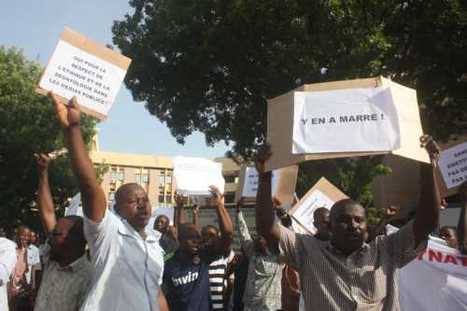 Les journalistes burkinabè protestent contre "l'immixtion" du pouvoir dans leur travail | DocPresseESJ | Scoop.it