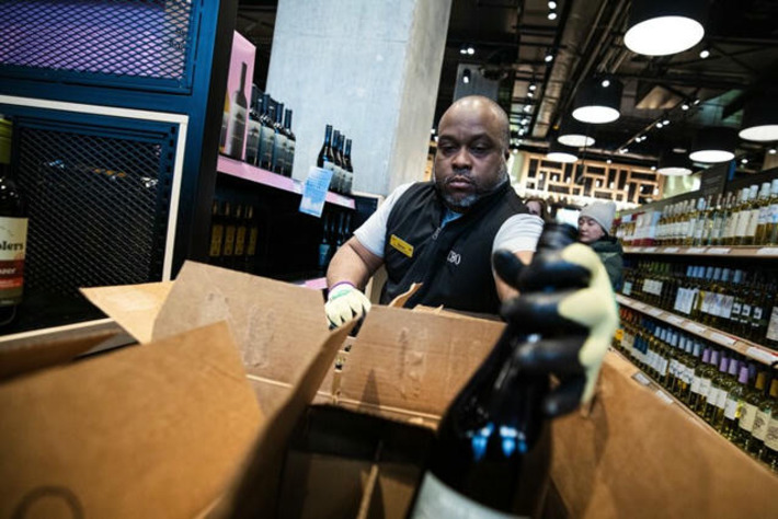 LCBO wine sales fall as U.S. imports to Canada plunge 94% | Business Report - Making A Difference | Scoop.it