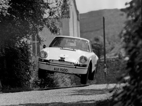 This is the coolest photo ever of a Porsche 911 | Porsche cars are amazing autos | Scoop.it