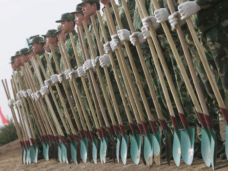 China reassigns 60,000 soldiers to plant trees in bid to fight pollution | IELTS, ESP, EAP and CALL | Scoop.it