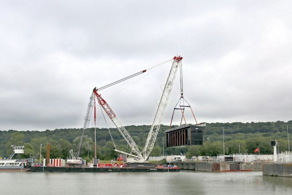 [Vidéo] Le voyage d'une nouvelle porte de l'écluse de Tancarville grâce à une caméra embarquée | Une semaine d'actu - Newsletter de veille de l'AURH | Scoop.it