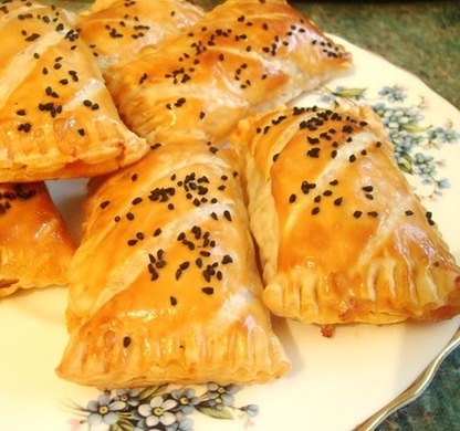 mini pastillas au thon fromage olives recettes a la pâte feuilletée | recettes du ramadan  وصفات رمضان أطباق رمضان مطبخ رمضان | Scoop.it