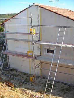 [t&eacute;moignage] La pose de l'Isolation thermique ext&eacute;rieure en autoconstruction | Build Green, pour un habitat &eacute;cologique | Scoop.it