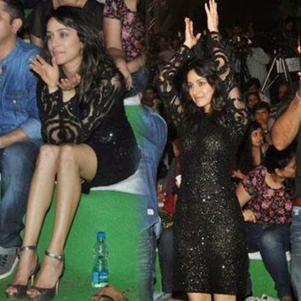 Shraddha Kapoor Wardrobe Malfunction And Oops M