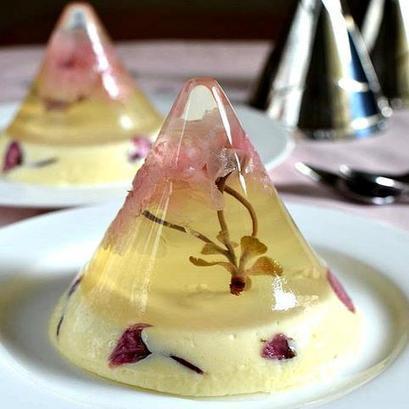Dessert with a cherry flower | Decorations & Design | Scoop.it