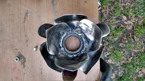 Metal Flower Stand For An Ornamental Marble | 1001 Recycling Ideas ! | Scoop.it
