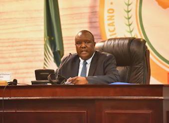 Chief Fortune Charumbira Honored at Zimbabwe Achievers Awards for Transforming Pan-African Parliament | PARLIAMENTS - (PAP) PAN AFRICAN PARLIAMENT | Scoop.it