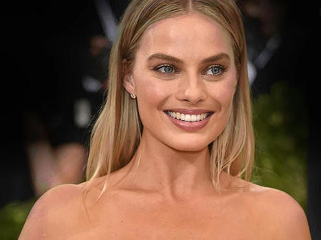 Margot Robbie Age, Height, Weight, Wiki, Images, Net Worth 2024 | Education | Scoop.it