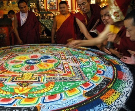 Tibetan Sand Mandalas – The Sacred Art of Painting with Colored Sand | Strange days indeed... | Scoop.it