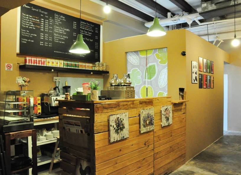 Pallet Counter for Cafe | 1001 Pallets ideas