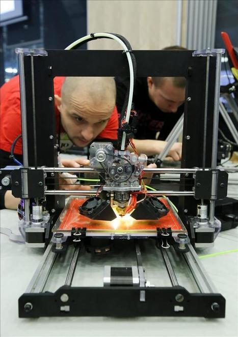 González anuncia que los institutos tendrán impresoras 3D y kits de robótica | tecno4 | Scoop.it