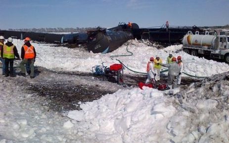 Déraillement près de Minneapolis : 113.000 litres de pétrole dans un champ | Pollution accidentelle des eaux (+ déchets plastiques) | Scoop.it